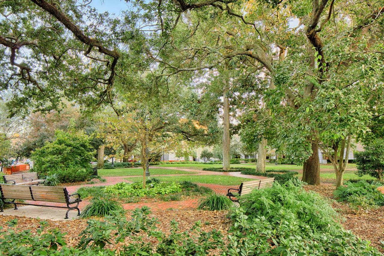 Savannah City Line Villa Exterior photo